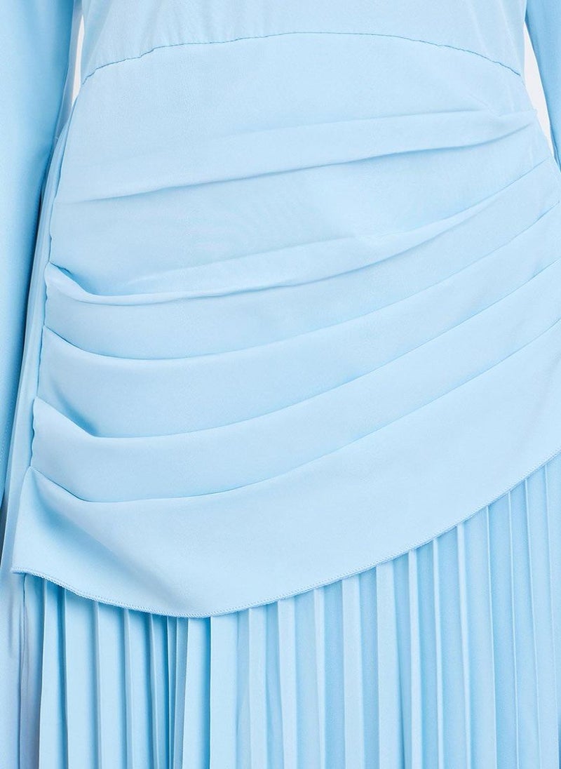 ستايلي فستان ماكسي بأناقة احتفالية وعملية ثنيات عند الحاشية - Image 4